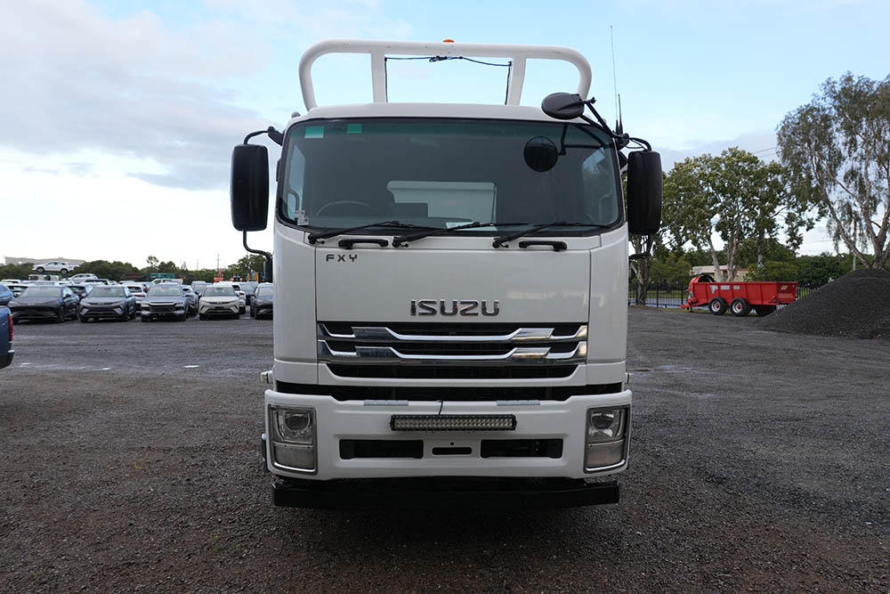 2023 Isuzu FXZ Water Truck image 2
